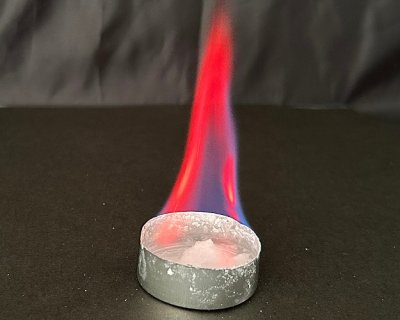 画像1: 98 実験くん 燃料アルコール 炎色反応に最適 炎の色が鮮明に見える STEM教育 化学を遊ぶ。＜お知らせ＞自由研究に最適！実験くんガイドブック最新版（税込550円）を商品お買上げの皆様にもれなくプレゼントいたします。